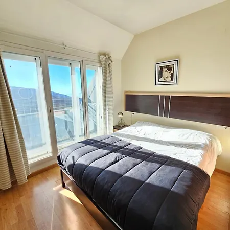 Serraneu Zona Media Erb Apartment